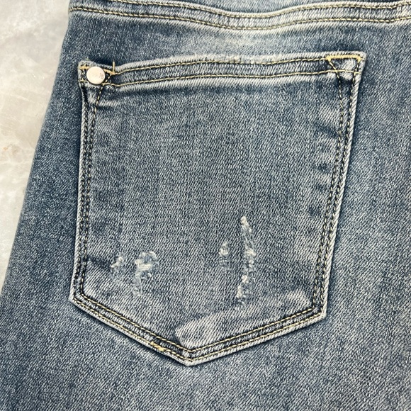 JUDY BLUE Mid Rise Light/Medium Wash Skinny Fit Jeans Sz 3/26 NWT - Picture 10 of 11